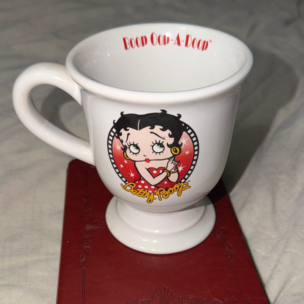 Betty Boop White Mug with Red Accents